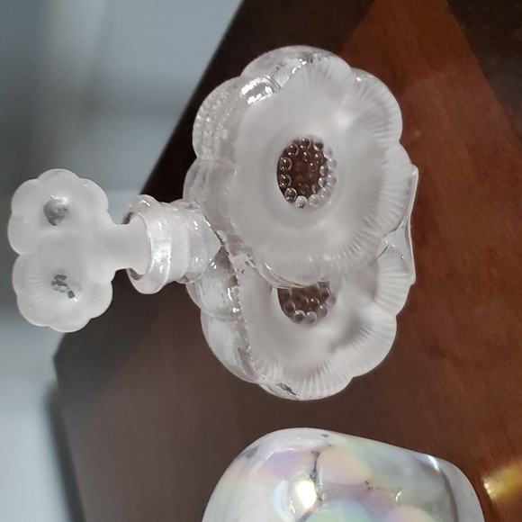 Vintage beautiful perfume bottle atomizer with stoppers bundle of two. Cream - Picture 3 of 4